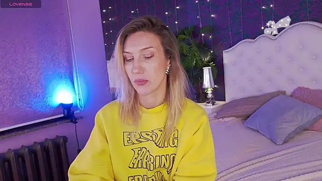 Snapshot of ElizaMayers chatting on February 8, 2026, 7:17 pm ElizaMayers online show from February 8, 2026, 7:17 pm