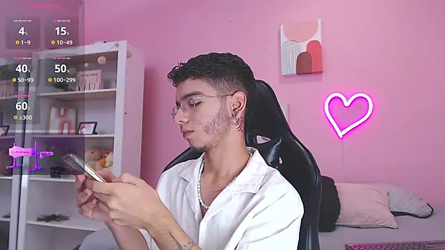 Ian Castillo  online show from January 23, 2025, 11:26 am