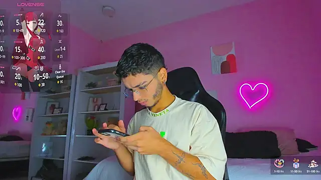 Ian Castillo  online show from March 3, 2025, 11:11 am