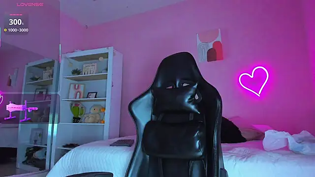 Ian Castillo  online show from March 8, 2025, 11:16 am