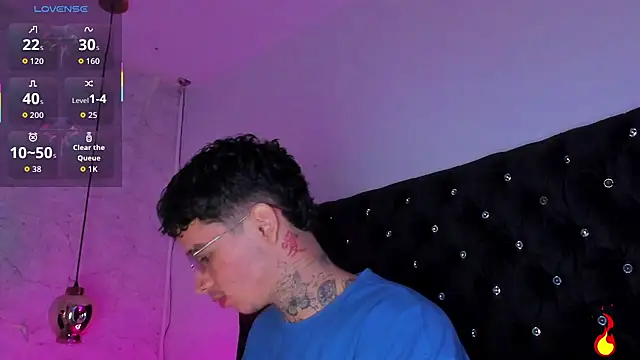 Ian Castillo  online show from October 3, 2025, 11:18 am