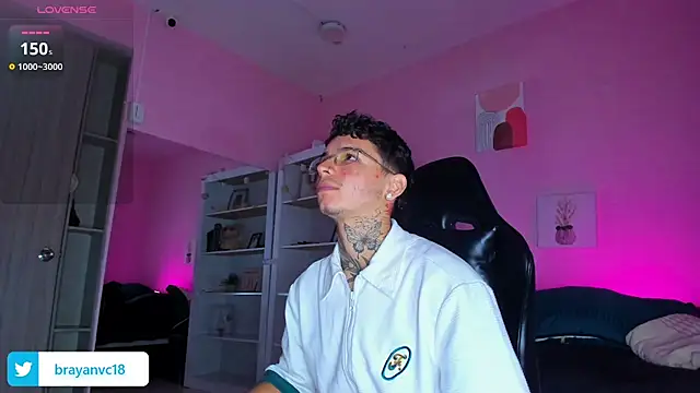 Ian Castillo  online show from October 8, 2025, 11:08 am