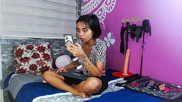 AntonellaAndNoah online show from February 3, 2026, 5:27 am