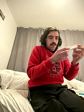 Snapshot of wolfwhite95 chatting on November 16, 2025, 11:10 pm wolfwhite95 online show from November 16, 2025, 11:10 pm