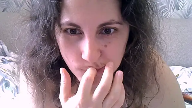 ShelaDiass online show from March 27, 2026, 5:24 am