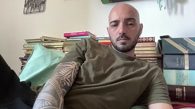 alessandromori91 online show from April 11, 2026, 9:13 am