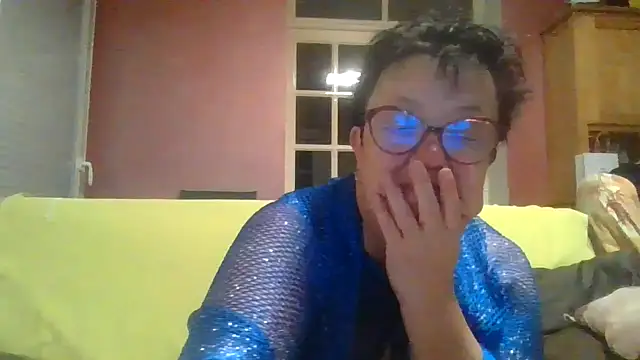 Vandeae44 online show from May 4, 2026, 7:54 pm