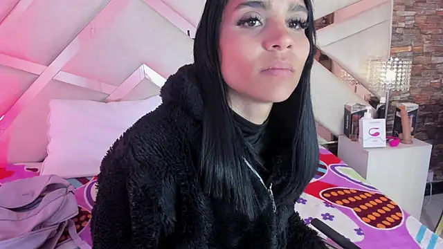 sophie pariss online show from November 9, 2025, 4:11 am