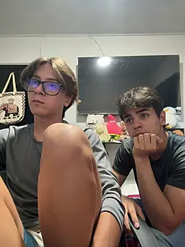 Alex and Fabian online show from May 17, 2026, 4:32 am