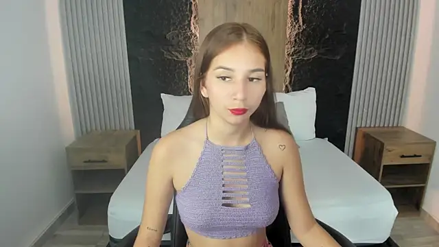 Snapshot of maroly_21 chatting on December 19, 2024, 2:23 am maroly 21 online show from December 19, 2024, 2:23 am