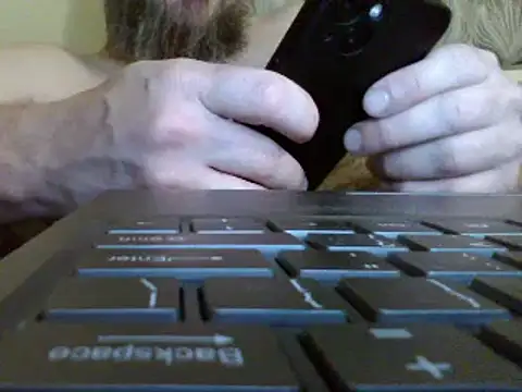 Snapshot of FROL83 chatting on May 4, 2026, 8:27 pm FROL83 online show from May 4, 2026, 8:27 pm