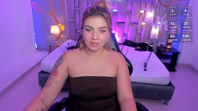 AlessiaDouce online show from November 9, 2025, 4:44 am