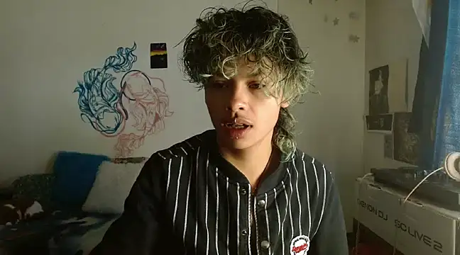 fenixmfx19 online show from December 26, 2024, 3:10 pm