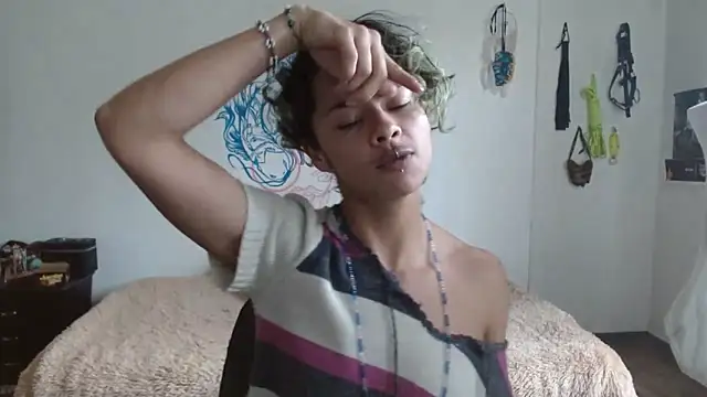 fenixmfx19 online show from February 23, 2025, 7:07 pm