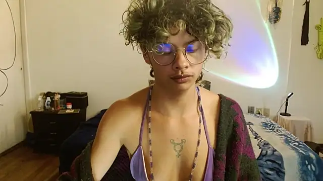 fenixmfx19 online show from March 5, 2025, 7:06 pm