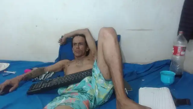 damian bottom bigcock online show from April 5, 2026, 3:58 am