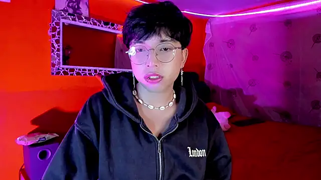 Snapshot of AnggelONfiree chatting on October 9, 2025, 4:21 am AnggelONfiree online show from October 9, 2025, 4:21 am