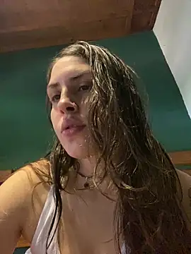 isadelasestrellas online show from December 17, 2025, 8:48 pm