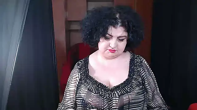 Snapshot of _MissJ_ chatting on February 7, 2025, 2:15 pm  MissJ  online show from February 7, 2025, 2:15 pm