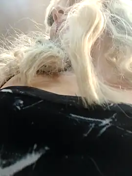 madelaine- online show from March 5, 2025, 9:04 pm