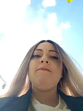 madelaine- online show from September 14, 2025, 8:08 pm