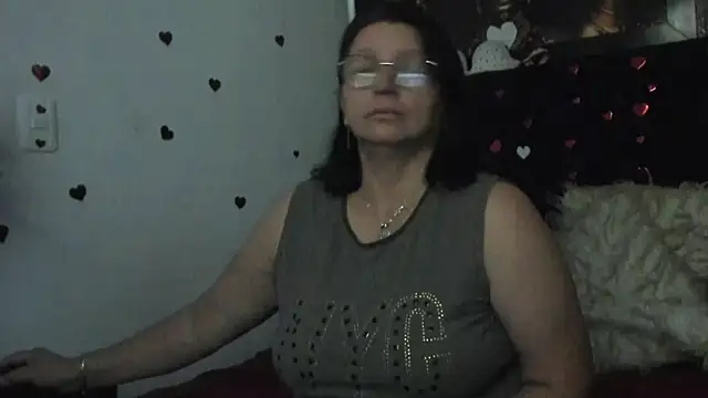 Evaaross 2345 online show from March 11, 2026, 1:06 pm