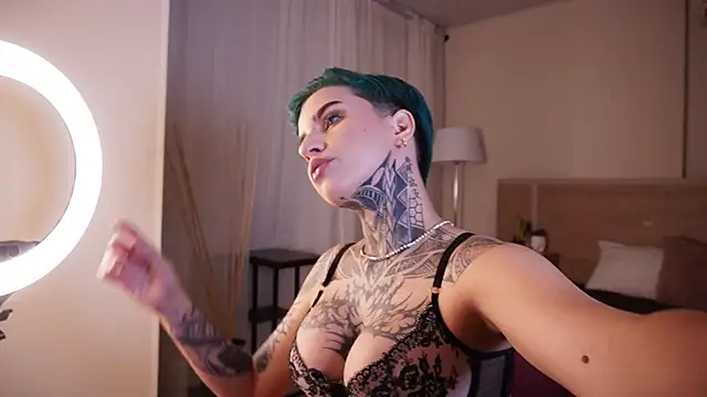 AliceShazaham  online show from February 7, 2025, 6:14 am