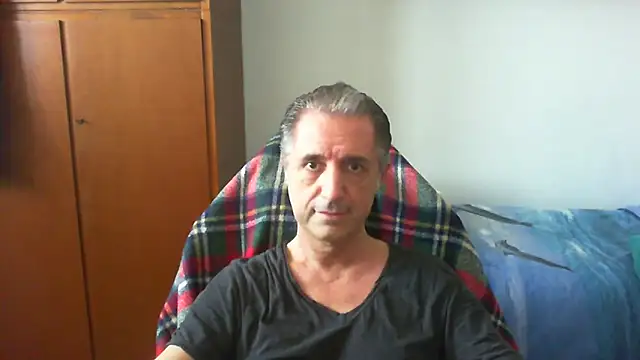 lliuk70mi online show from April 8, 2026, 3:12 pm