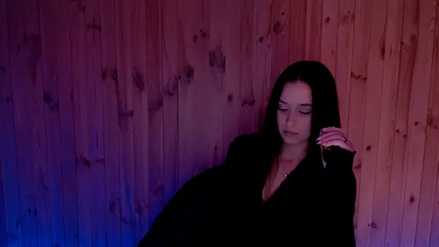 AlisaLink online show from October 17, 2025, 5:37 pm