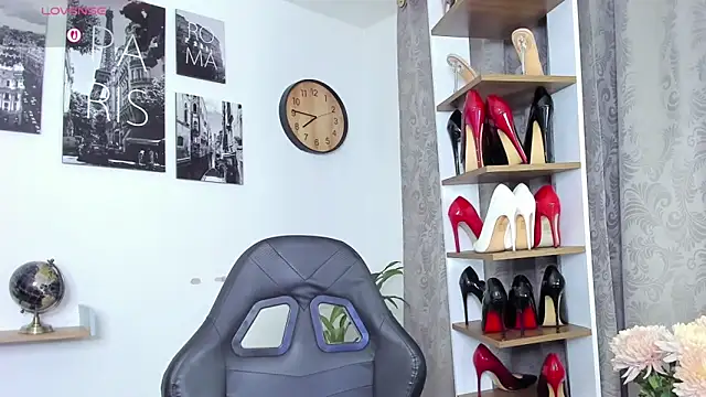 SophieBaker   online show from March 9, 2026, 12:47 am