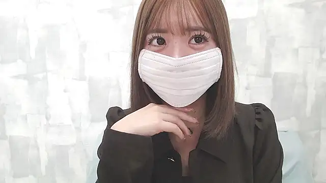 LOVE MOMO LOVE online show from November 19, 2025, 10:26 am