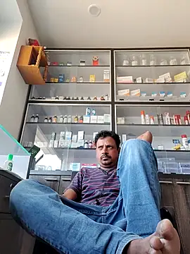 Snapshot of Raj1043 chatting on April 7, 2026, 6:58 am Raj1043 online show from April 7, 2026, 6:58 am