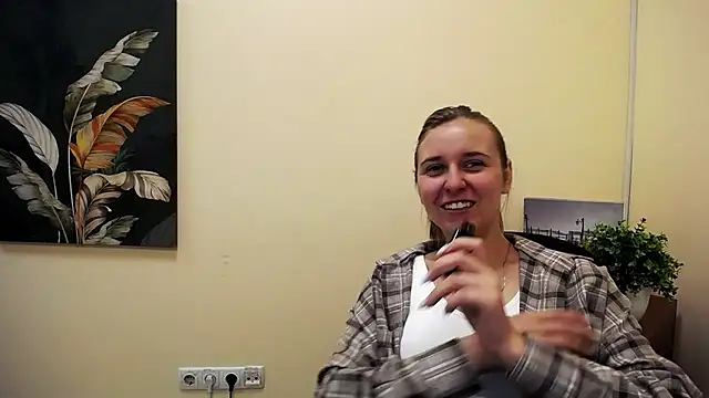  Nicole new online show from September 12, 2025, 8:03 am