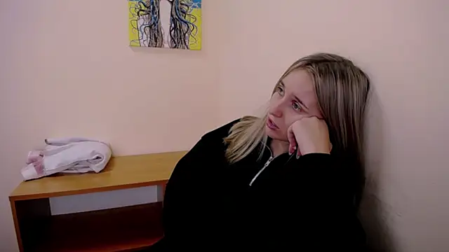  Nicole new online show from September 19, 2025, 12:39 pm