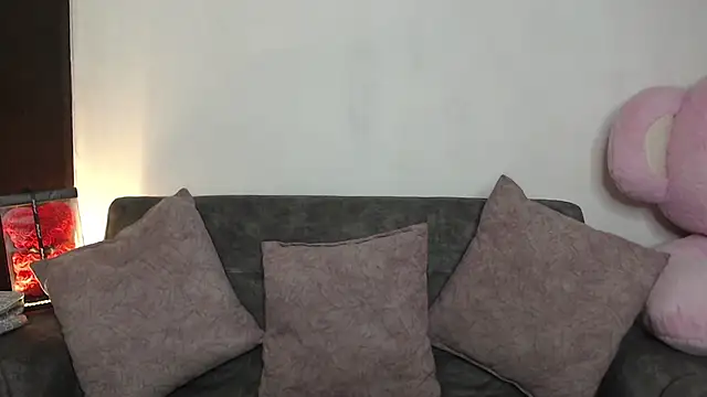 stephaniedj1 online show from October 9, 2025, 8:18 pm