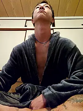 mementomori4669 online show from November 12, 2025, 2:50 pm