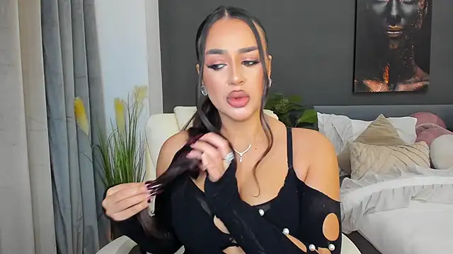 Sonia  Rey online show from November 15, 2025, 1:25 am