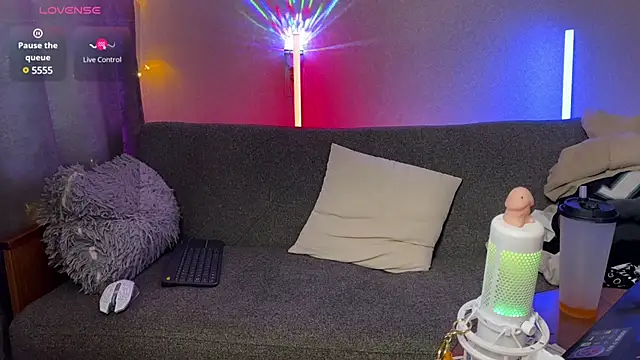 Snapshot of Adam_misti chatting on December 8, 2024, 6:01 am Adam misti online show from December 8, 2024, 6:01 am