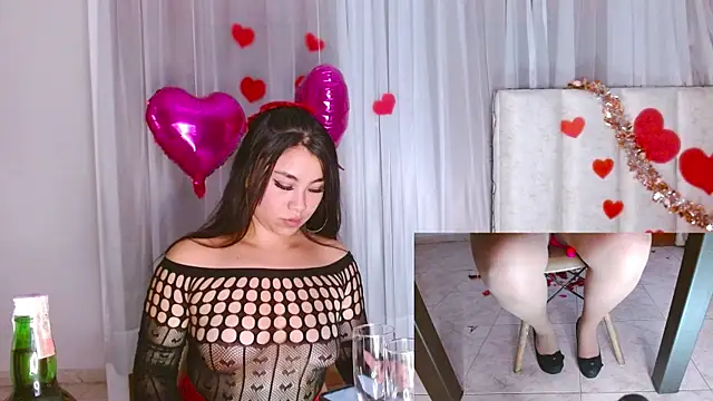 Snapshot of hinataleecs chatting on February 15, 2025, 5:19 am hinataleecs online show from February 15, 2025, 5:19 am