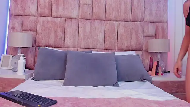 Cloesweet 1 online show from January 30, 2025, 5:49 pm