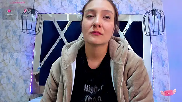  alaia collway  online show from December 3, 2024, 11:44 am