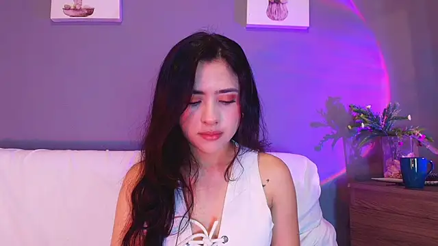 adara johnson   online show from April 5, 2026, 11:40 am