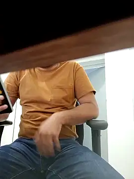 friendsloversex online show from November 18, 2025, 4:33 pm