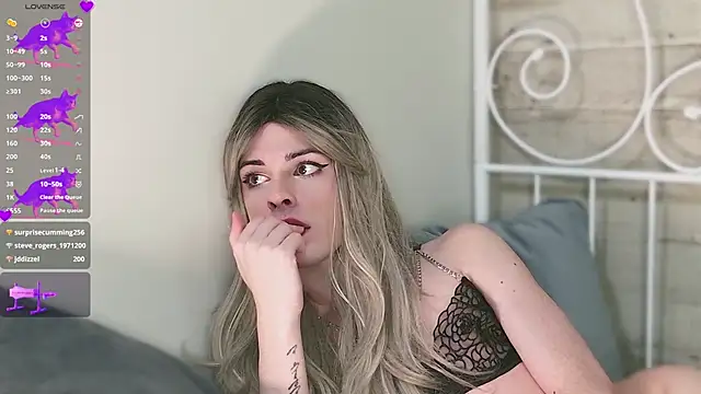 GiselleParton online show from December 29, 2024, 2:31 pm