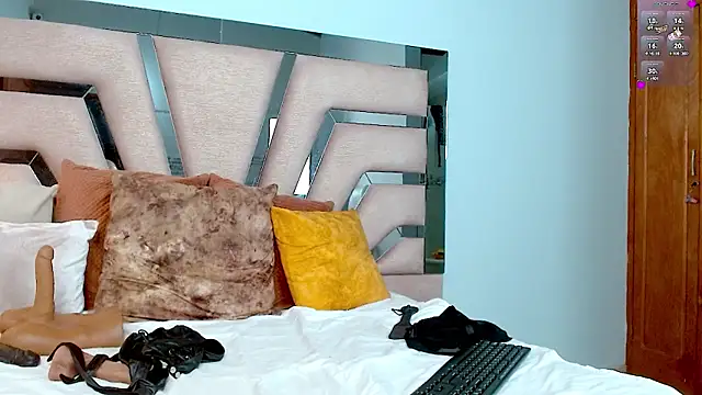 cintia hills online show from January 29, 2025, 7:25 am