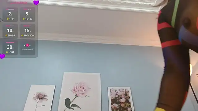 cintia hills online show from March 25, 2026, 3:23 am