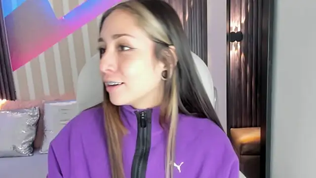 emily layton online show from October 14, 2025, 2:40 pm