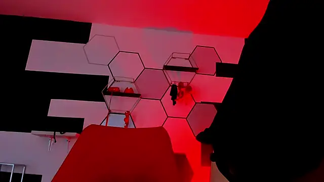 alondrabigtits online show from February 27, 2025, 12:23 pm