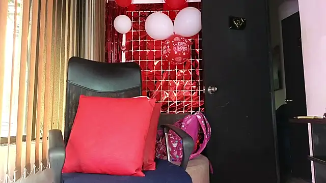 Snapshot of alondrabigtits chatting on February 13, 2026, 12:12 pm alondrabigtits online show from February 13, 2026, 12:12 pm