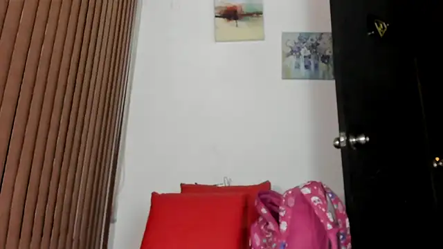 Snapshot of alondrabigtits chatting on February 20, 2026, 11:11 am alondrabigtits online show from February 20, 2026, 11:11 am